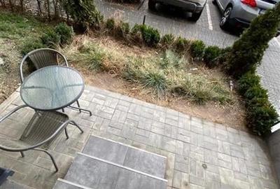 Apartament cu 2 camere nedecomandat, mobilat în Tractorul - 2