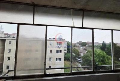 Garsonieră decomandată în Fabric