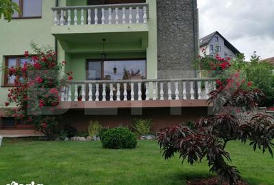 Casă cu 3 camere cu Teren 557 Mp în Central - 1