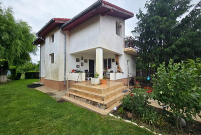 Casa 108 mp utili, teren 1750mp, semineu, foisor, livada,  comision 0 - 1