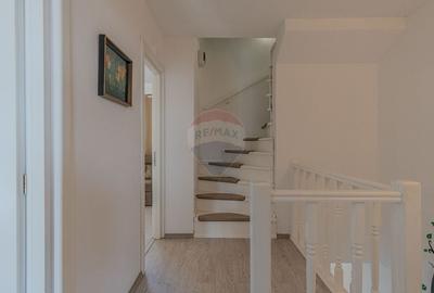 Casa / Vila cu 4 camere de vanzare - 8