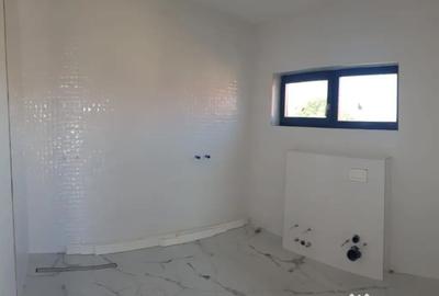 Casă cu 7 camere cu Teren 420 Mp în Vărsătura - 2