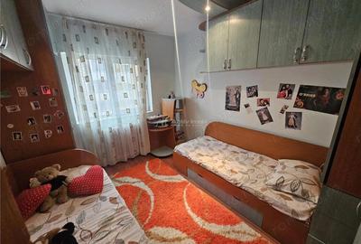 Resita, 4 Cam. Dec., Mobilat+Utilat, Et. 2, Micro 4 - 4