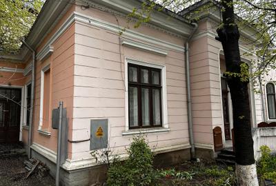 Casă individuală cu 6 camere în Central - 3