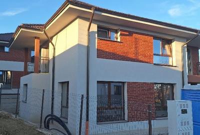 Casă cu 4 camere în Dezmir - 4