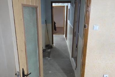 Apartament cu 3 camere decomandat în Gară