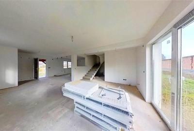 Casă individuală cu 4 camere cu Teren 682 Mp în Corunca - 2