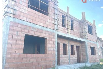 Casă cu 4 camere cu Teren 250 Mp în Moșnița Veche