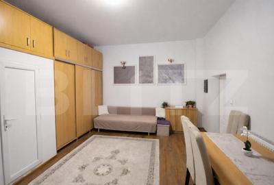 Apartament cu 2 camere semidecomandat, mobilat în Lipoveni