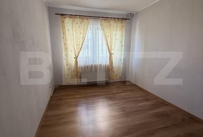 Apartament cu 4 camere în Micro 5