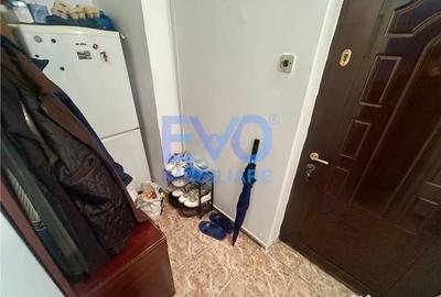 Apartament cu 2 camere decomandat în Podu Roș