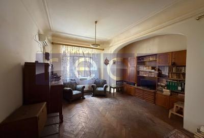 Apartament cu 3 camere, mobilat în Armeneasca