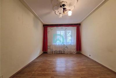 Apartament cu 2 camere decomandat în Tractorul