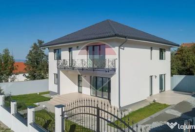 Casă cu 5 camere cu Teren 400 Mp în Bunloc