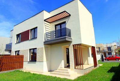Casă individuală cu 4 camere cu Canalizare în Berceni