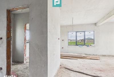 Casă cu 4 camere cu Teren 684 Mp în Zimandu Nou - 2