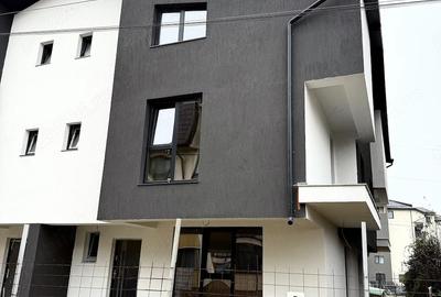 Casă cu 6 camere cu Teren 541 Mp în Dobroești
