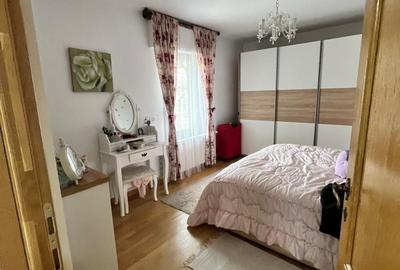 Casă cu 3 camere în Biliești