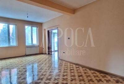 Casă individuală cu 7 camere cu Canalizare în Central - 3