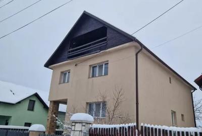 Casă cu 4 camere cu Teren 700 Mp în Recea - 1