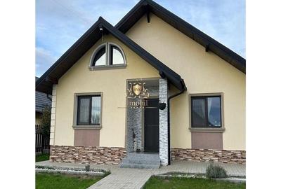 Casă cu 3 camere cu Teren 475 Mp în Bucium - 1
