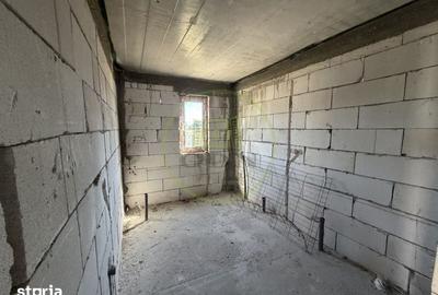 Casă cu 5 camere cu Teren 437 Mp în Malu Mare