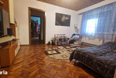 Apartament cu 2 camere în Florilor
