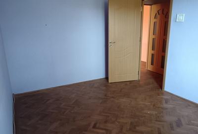 Apartament cu 3 camere semidecomandat în Titulescu - 2