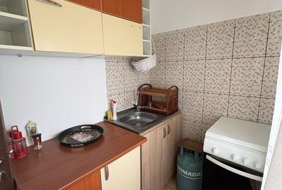 Garsonieră decomandată în Poeni