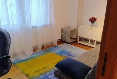 Apartament cu 4 camere decomandat în Tei
