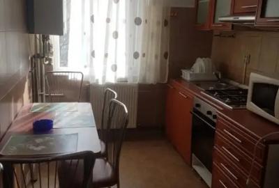 Apartament cu 2 camere decomandat în Gara de Nord