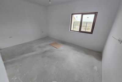 Duplex cu 4 camere cu Canalizare în Moșnița Nouă - 4