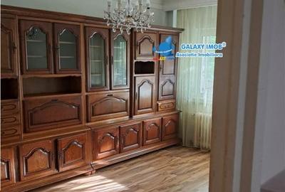 Apartament cu 3 camere decomandat în Trivale