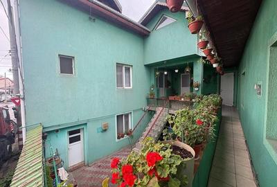 Casă cu 4 camere cu Teren 450 Mp în Central