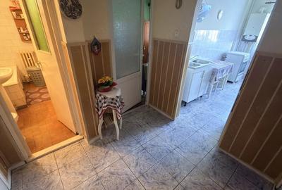 Apartament cu 2 camere decomandat în Vasile Aaron