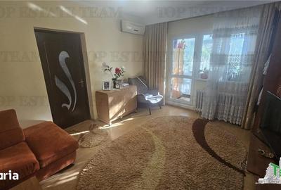 Apartament cu 4 camere semidecomandat în Crângași