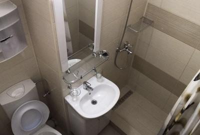 Apartament cu 3 camere semidecomandat în Palazu Mare - 1