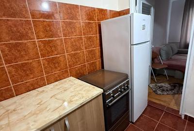 Garsonieră decomandată în UTA