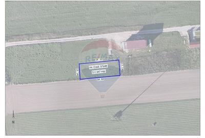 Teren Construcții intravilan de 447 mp, în Sânmartin - 1