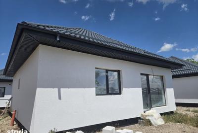 Casă cu 3 camere cu Teren 180 Mp în Central