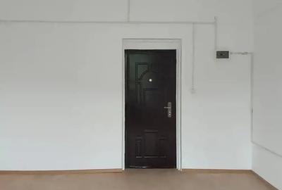 Spațiu comercial, de 28 mp, în Centrul Civic