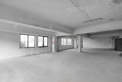 Spațiu comercial, de 1,600 mp, în Central - 16