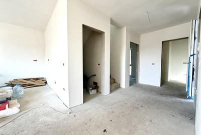 Duplex cu 5 camere cu Canalizare în Dumbrăvița - 8