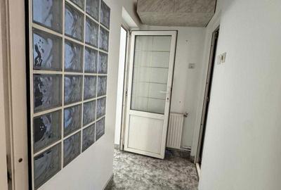 Apartament cu 2 camere decomandat în Cornișa - 7