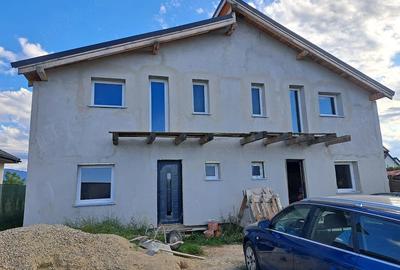 Casă cu 4 camere cu Teren 800 Mp în Bod