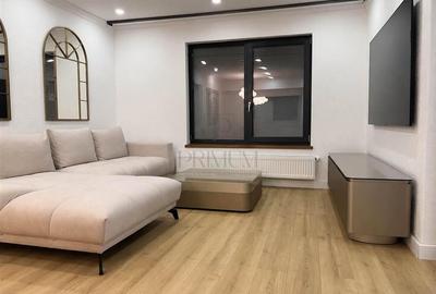 Apartament cu 4 camere decomandat în Lipovei
