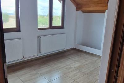 Casă cu 4 camere în Oarja