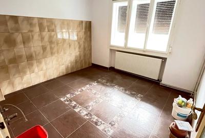 Casă cu 4 camere cu Teren 250 Mp în Traian - 8
