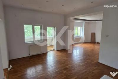 Casă cu 10 camere cu Teren 1329 Mp în Micro 6