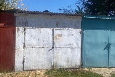 Apartament cu 2 camere decomandat în Botizului